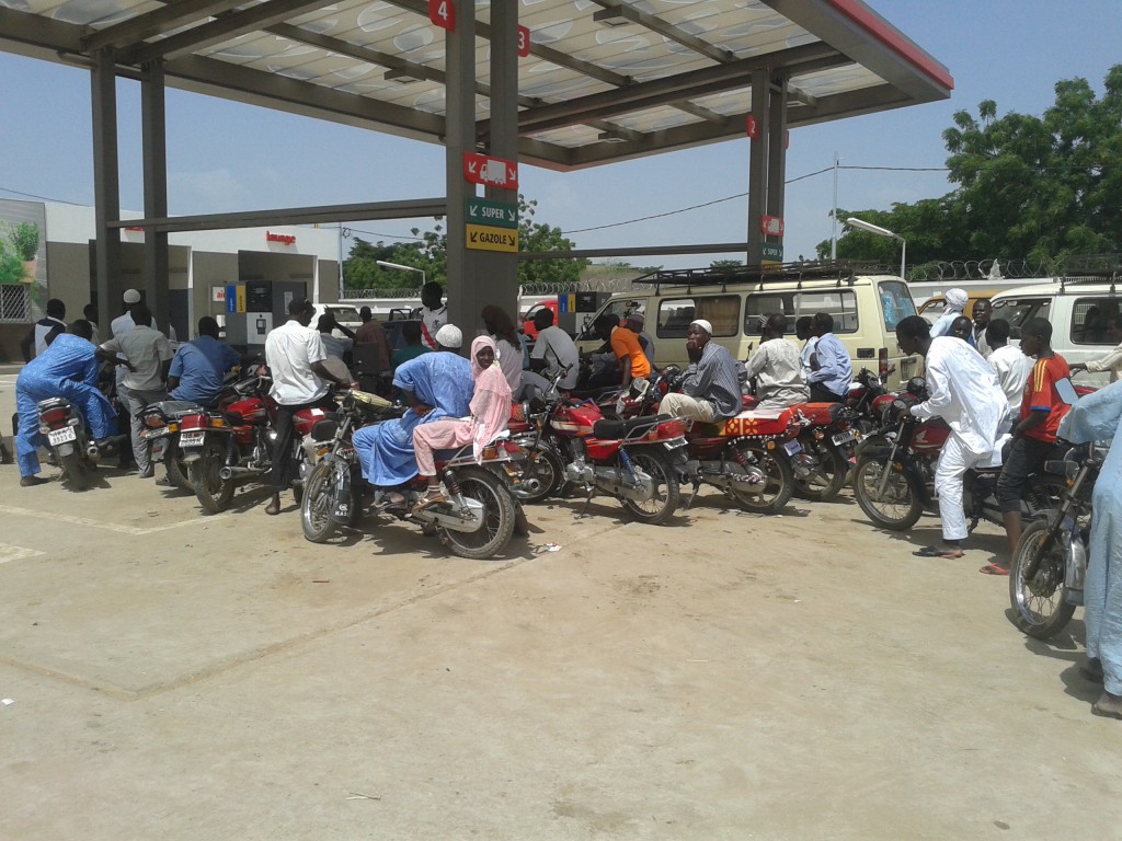 Photo d’une Station-Service pendant la période de pénurie de la fin de l’année 2014.